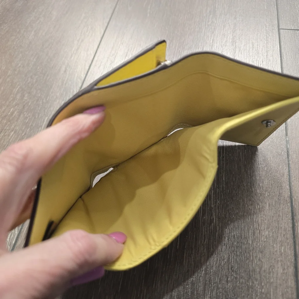 Coach Micro Pebbled Leather Snap Wallet‎ ☆ - Picture 5 of 7